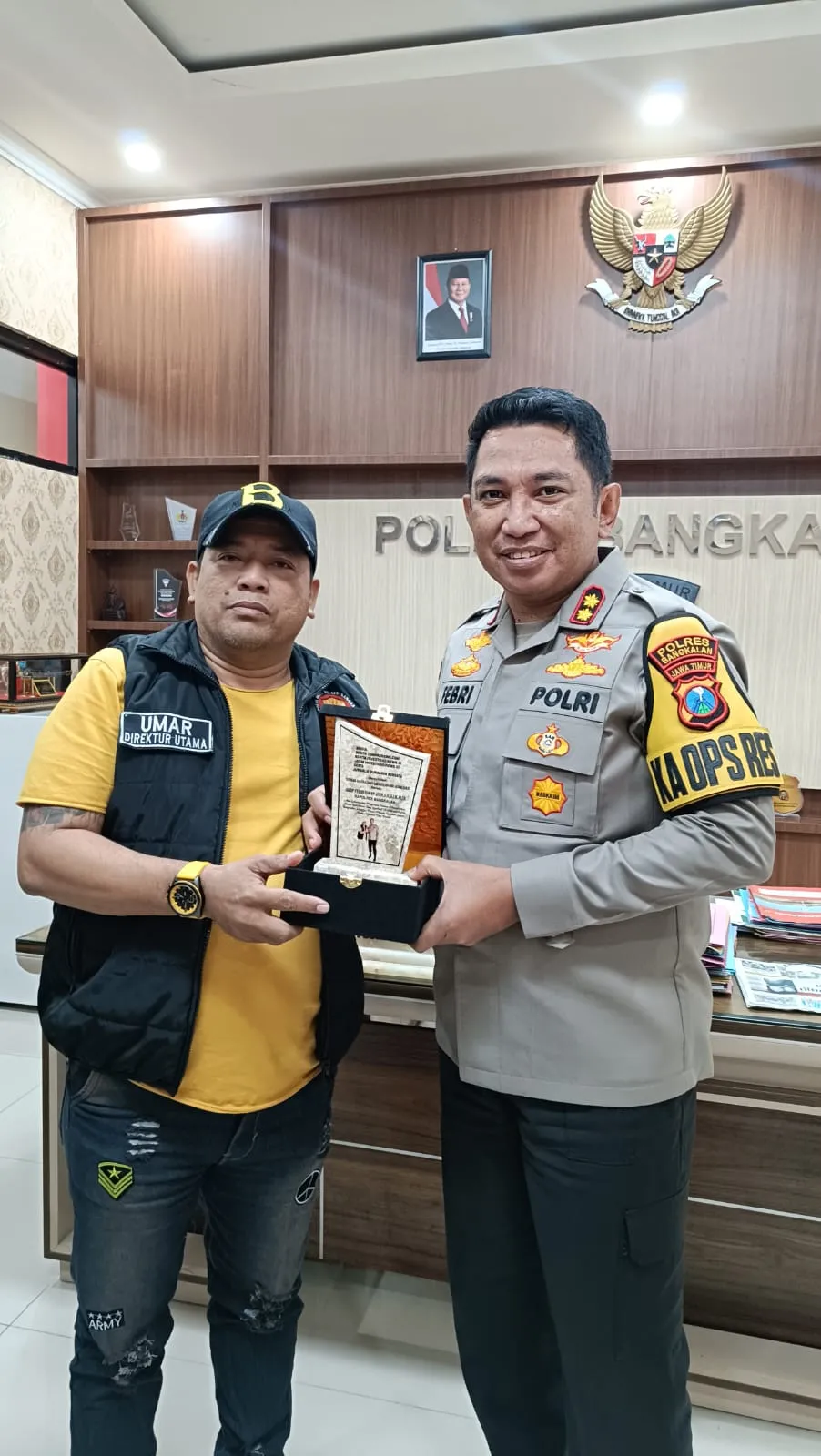 Pilkada 2024 Damai: Umar Hayat, Pimpinan Direktur Utama dari Empat Media Telah Memberikan Penghargaan ke Kapolres Bangkalan