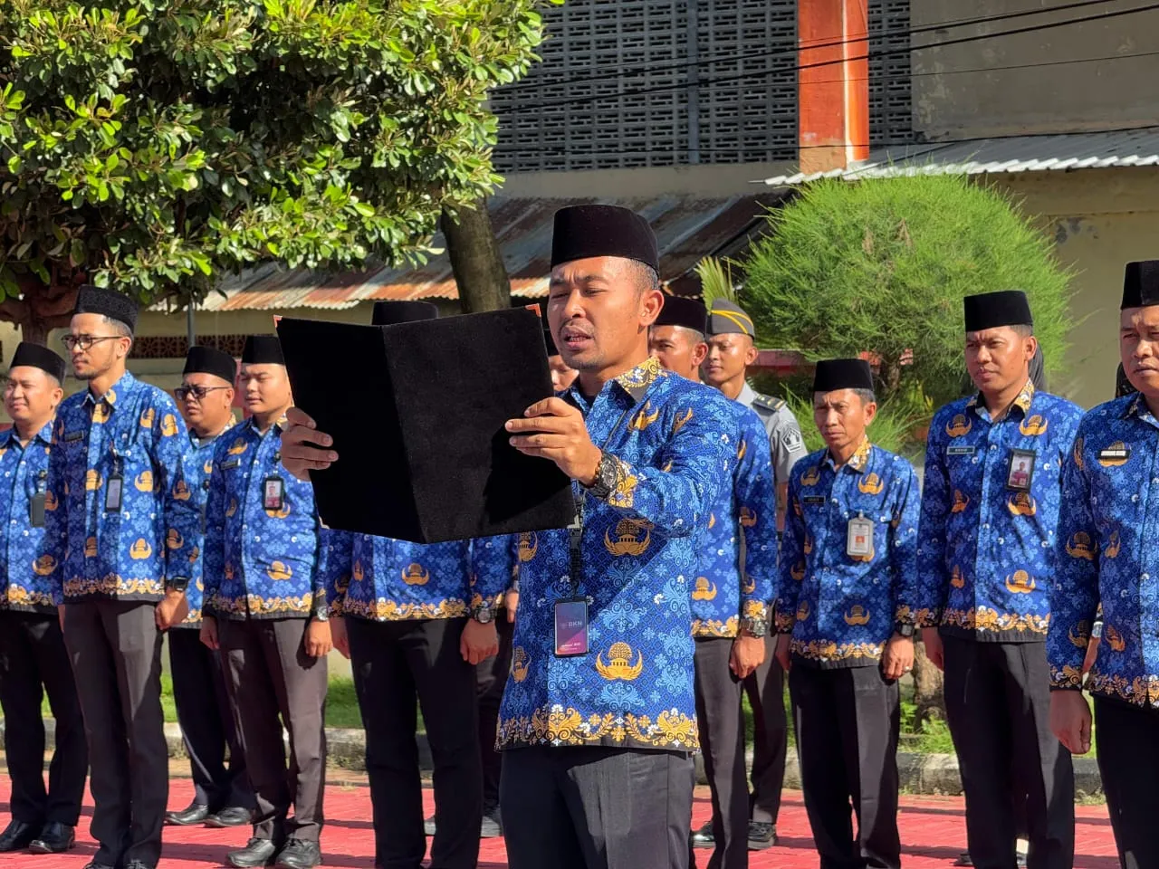 Lapas Narkotika Kelas IIA Pamekasan Kanwil Kementerian Imigrasi dan Pemasyarakatan Jatim Gelar Upacara Hari Bela Negara ke-76 Tahun 2024