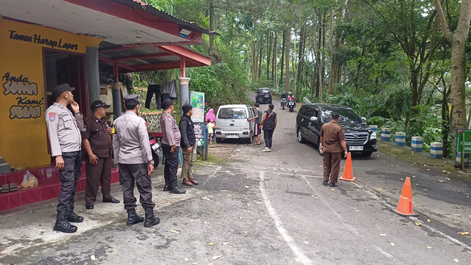 Operasi Lilin Semeru Polres Ngawi Siagakan Personel di Sejumlah Tempat Wisata