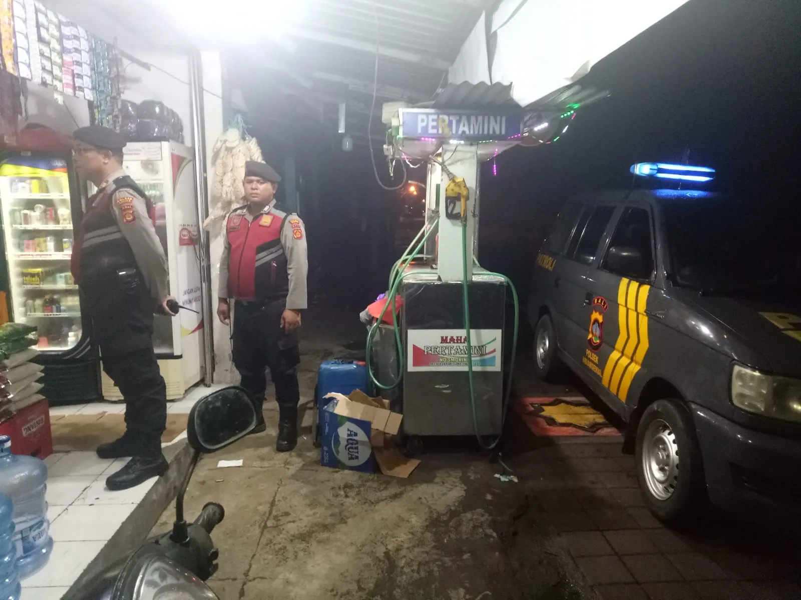 Samapta Polsek Abiansemal Laksanakan Patroli Biru, Sasar Toko Kelontong Guna Ciptakan Rasa Aman