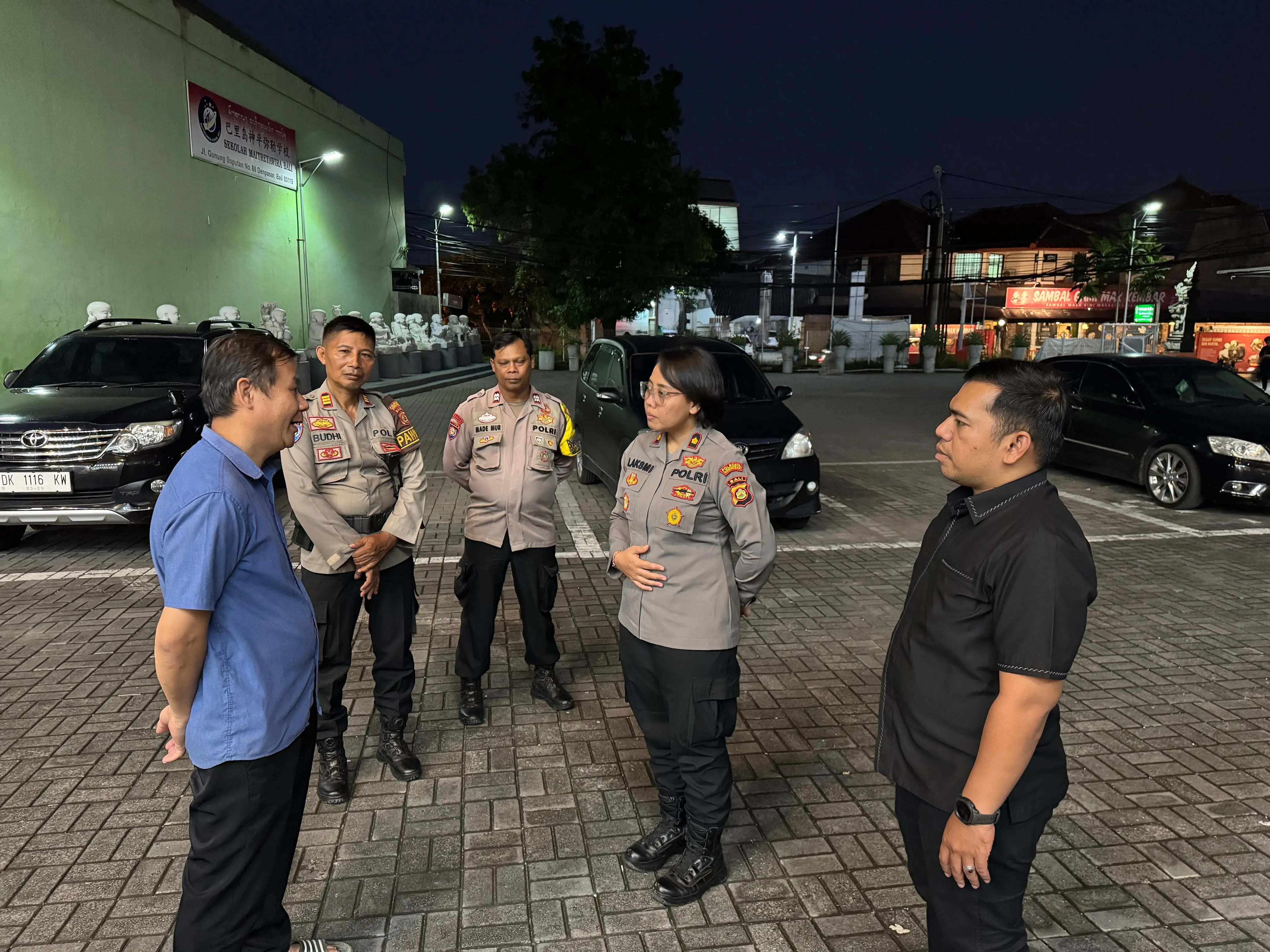 Jelang Tahun Baru Imlek Kapolsek Denpasar Barat Safari Kamtibmas Bersama Pengurus Wihara