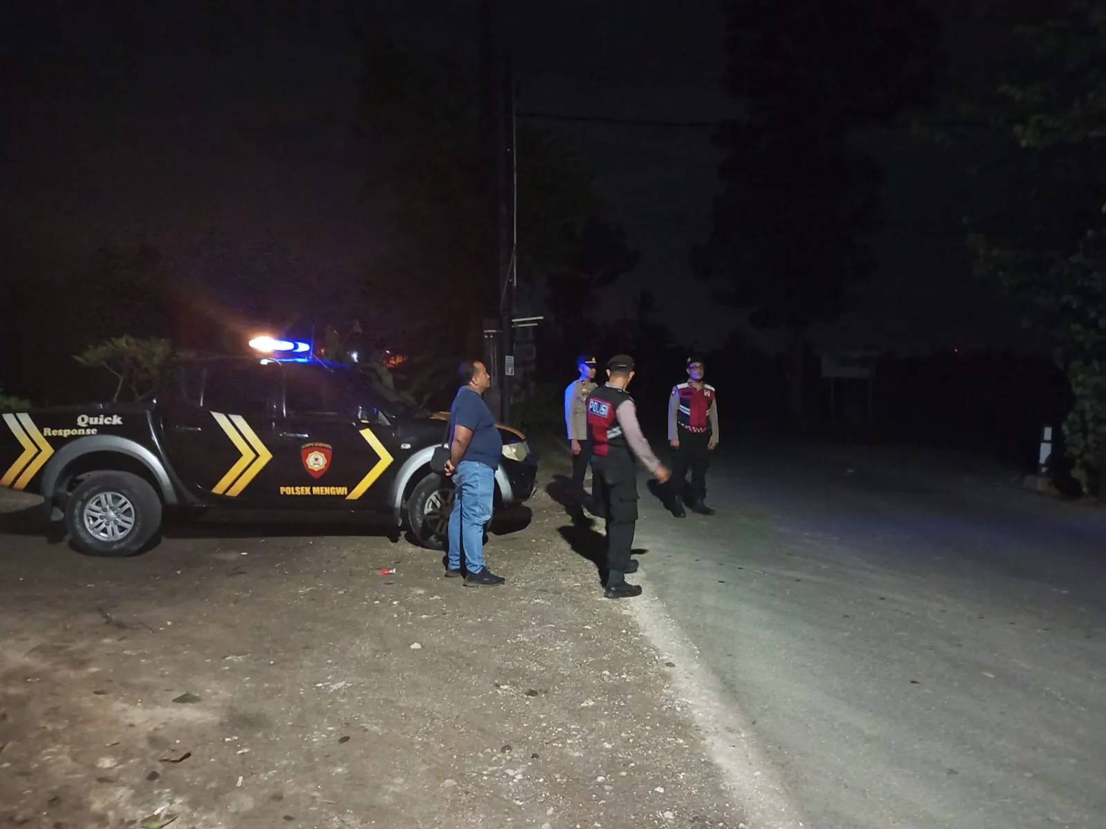 Atensi Wilayah Ciptakan Kamtibmas Yang Kondusif, Polsek Mengwi Laksanakan Patroli Subuh
