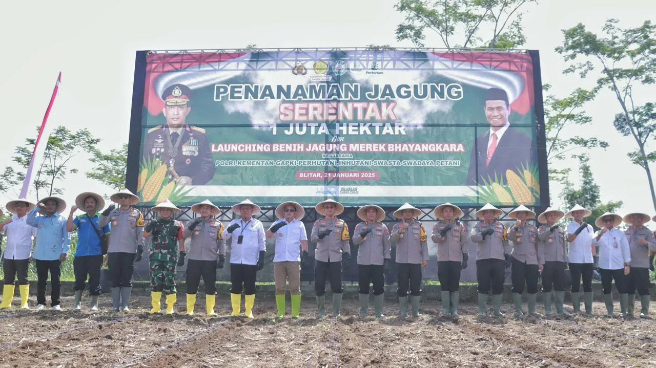 Dukung Ketahanan Pangan, Polres Bangkalan Gelar Penanaman Jagung Serentak 1 Juta Hektar di Desa Keleyan