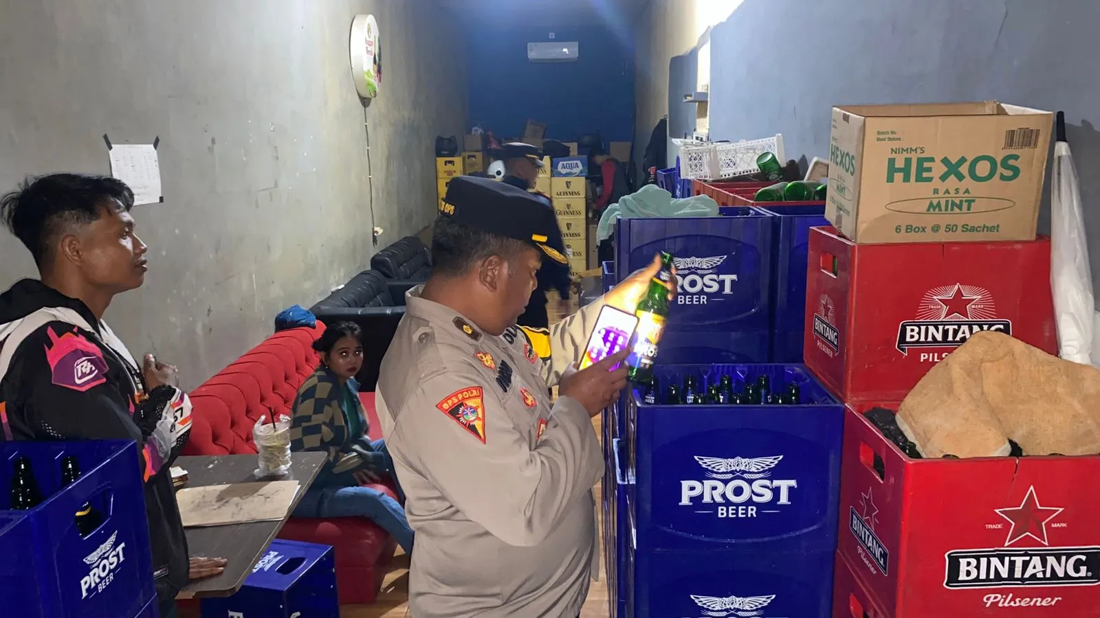 Harkamtibmas, Personel Gabungan Polresta Banyuwangi Gelar Razia Tempat Hiburan Malam