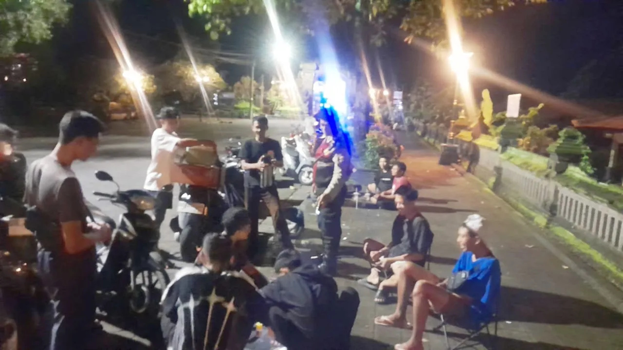 Blue Light Patrol Polsek Mengwi Laksanakan Patroli Wilayah dan Dialogis