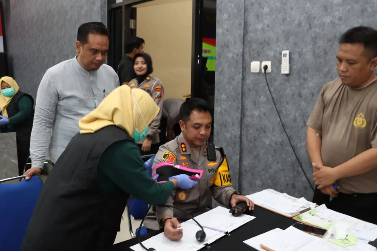 Cek Kondisi Kesehatan, Kapolres Bangkalan dan Jajaran Jalani Rikkes Berkala