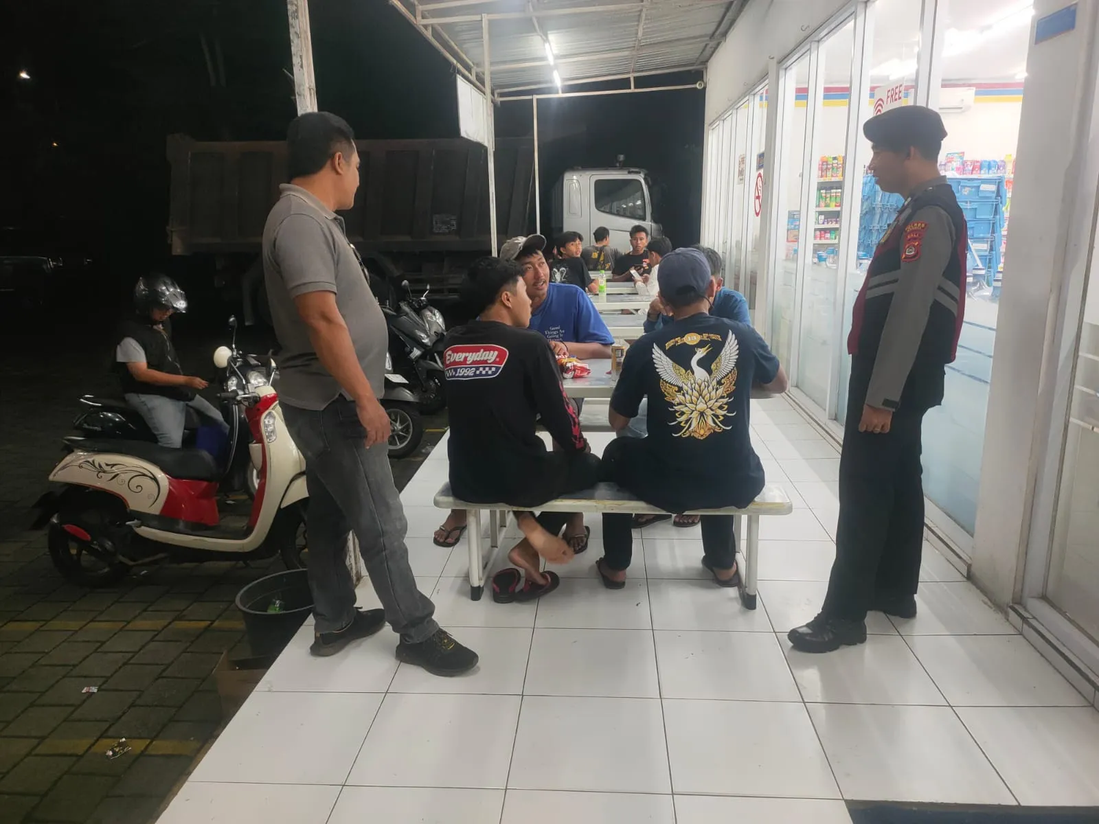 Jaga Situasi Tetap Kondusif, Polsek Bangli Intensifkan Kegiatan Blue Light Patrol Seputaran Kota