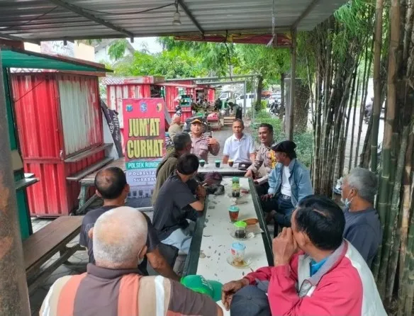 Polsek Rungkut Giat Jum’at Curhat Bersama Tiga Pilar di Wilayah Kecamatan Rungkut