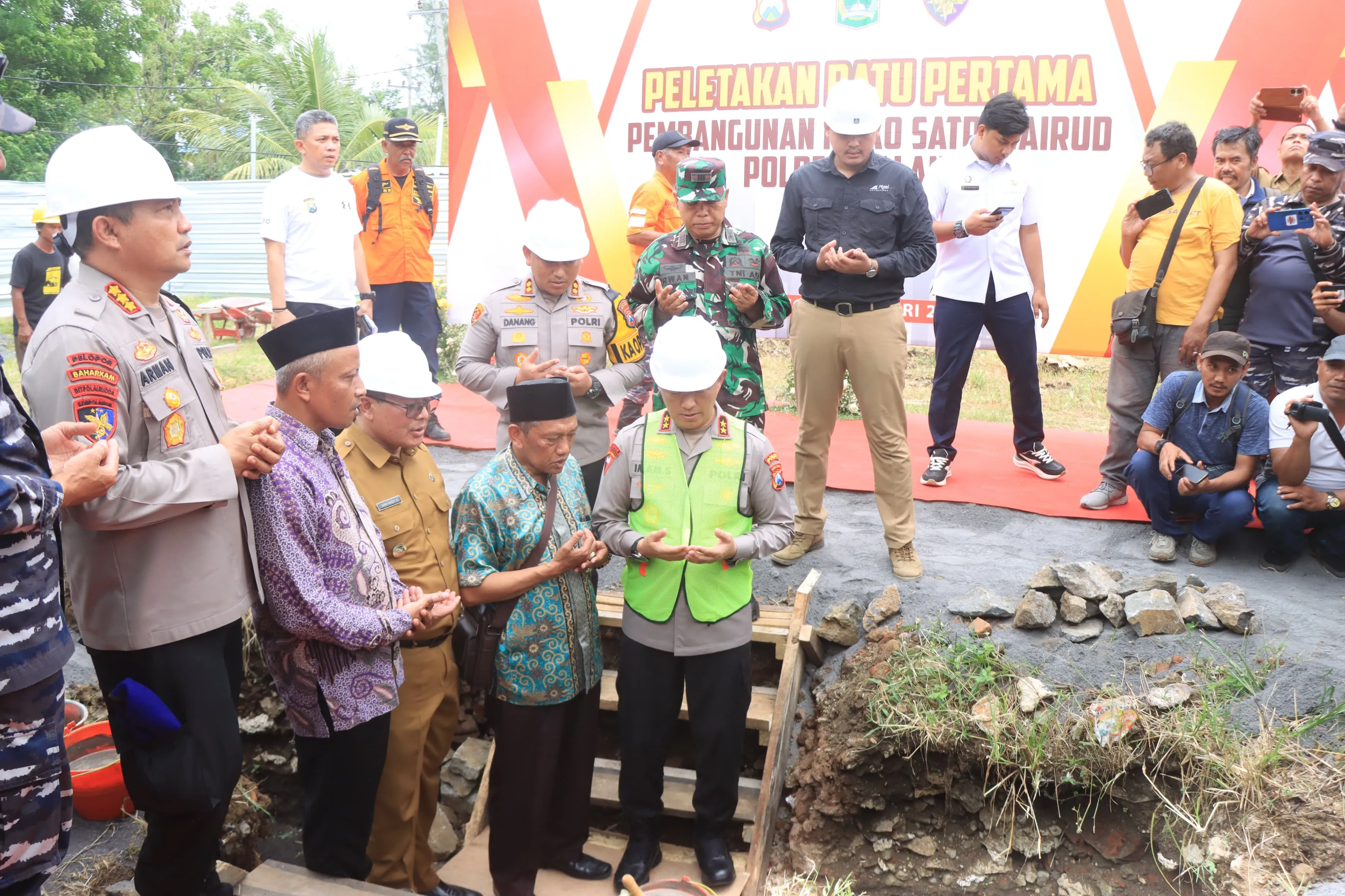 Kapolda Jatim Letakkan Batu Pertama Pembangunan Mako Satpolairud di Malang