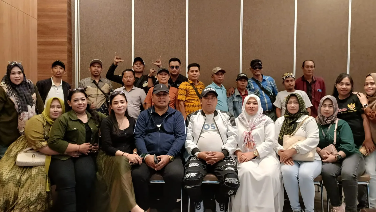 Hari Pers Nasional (HPN) 2025 Direktur Utama PT Umar Sukses Jaya Gelar Silaturahmi Dirumah Makan Prima Rasa