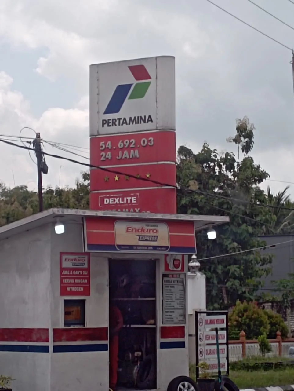 Diduga Kuat Marak Bermain BBM Jenis Pertalite, SPBU 54.692.03 di Jalan Raya Sogiyan