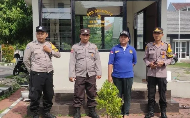 Polsek Sukomanunggal Gelar Meningkatkan Patroli Keamanan dan Ketertiban di Perumahan Darmo Baru