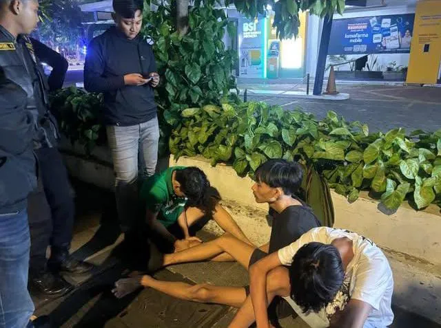 Tim Jogoboyo 97 Polrestabes Surabaya Amankan 3 Remaja Perang Sarung