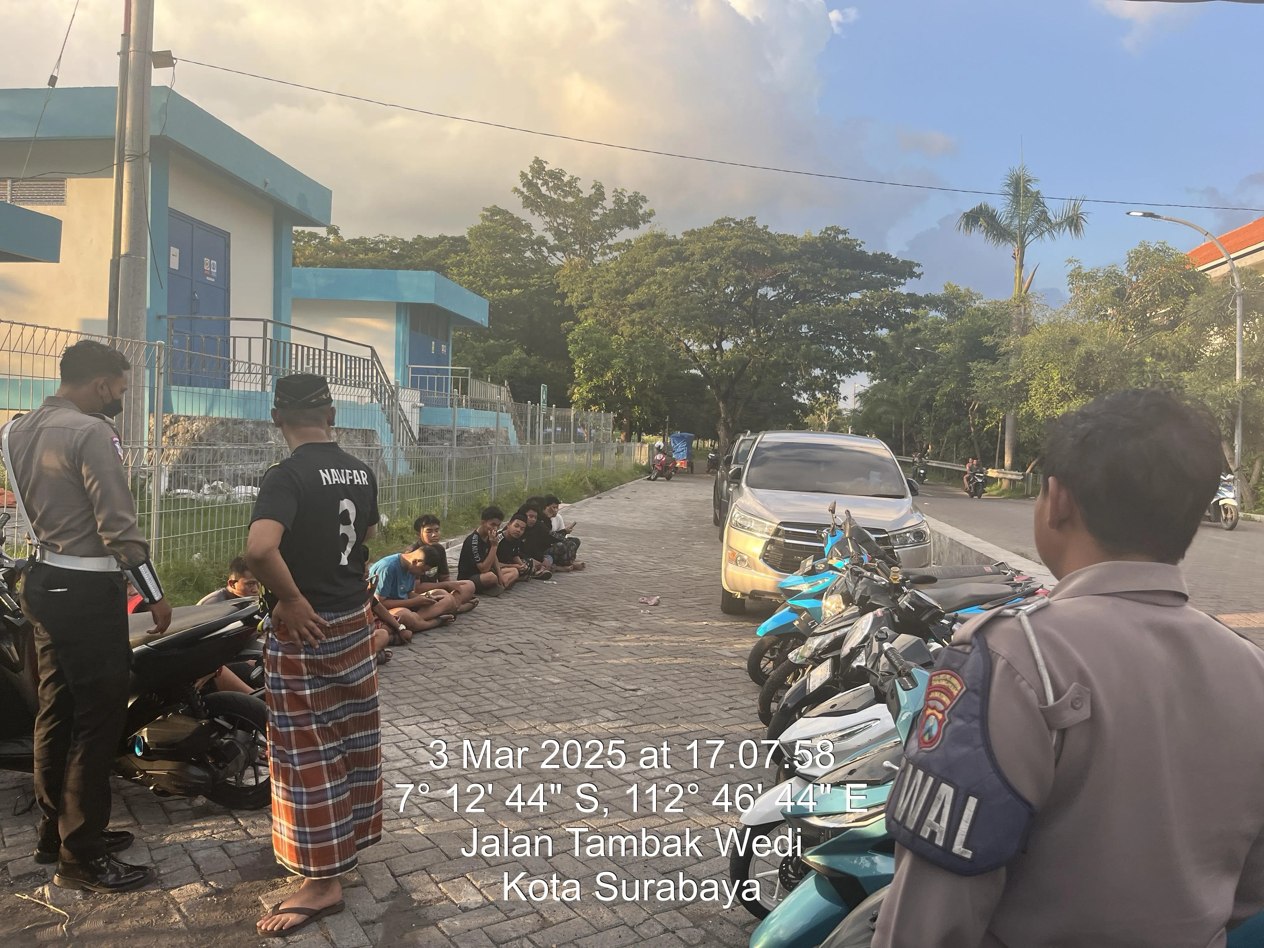 Polres Tanjung Perak Bubarkan Balap Liar di Akses Suramadu, Puluhan Pemuda dan Kendaraan Diamankan