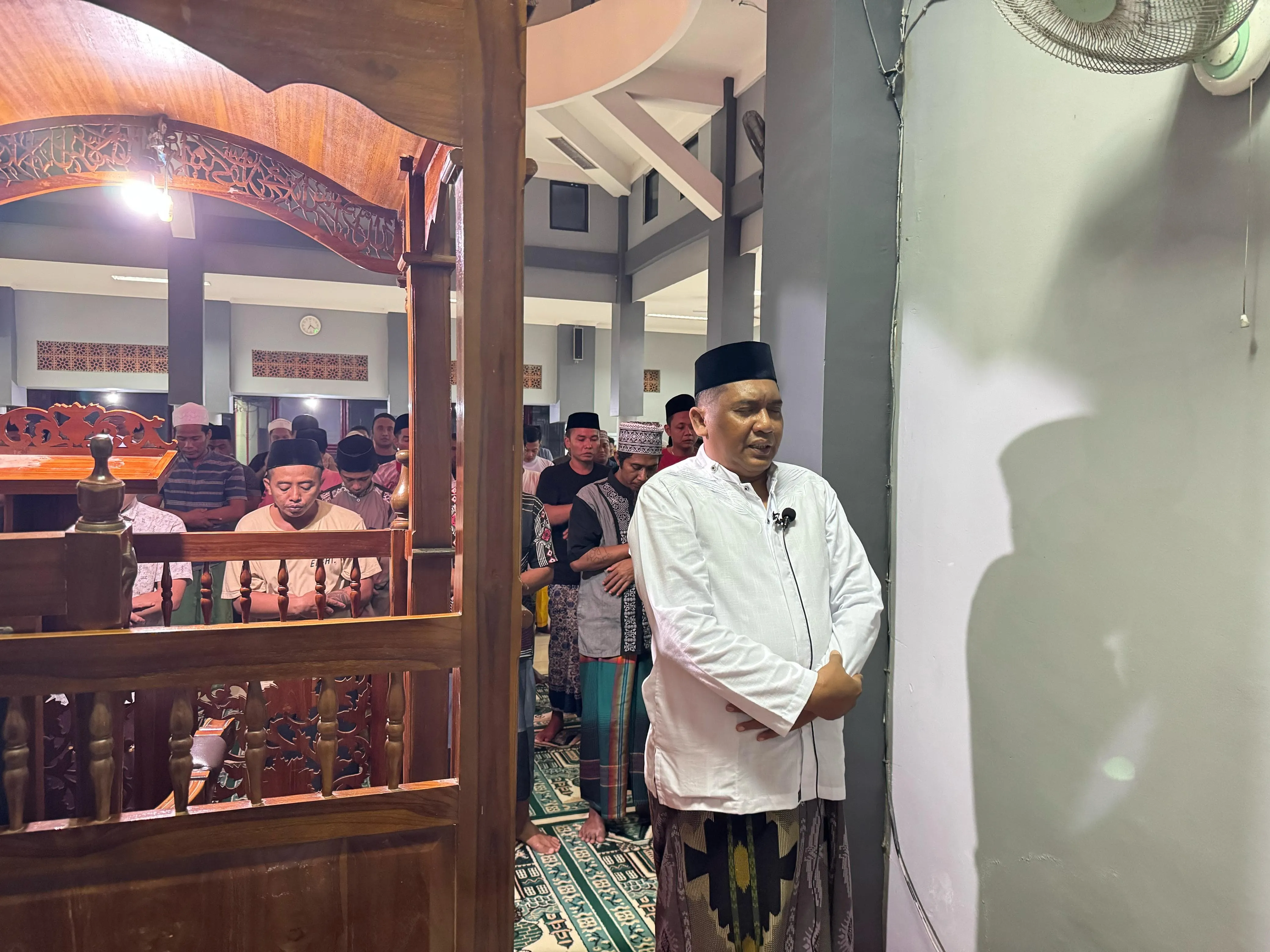 Jaga Keimanan di Balik Jeruji! Kalapas Narkotika Kelas IIA Pamekasan Pimpin Tarawih, Kultum, dan Tadarus Bersama Warga Binaan