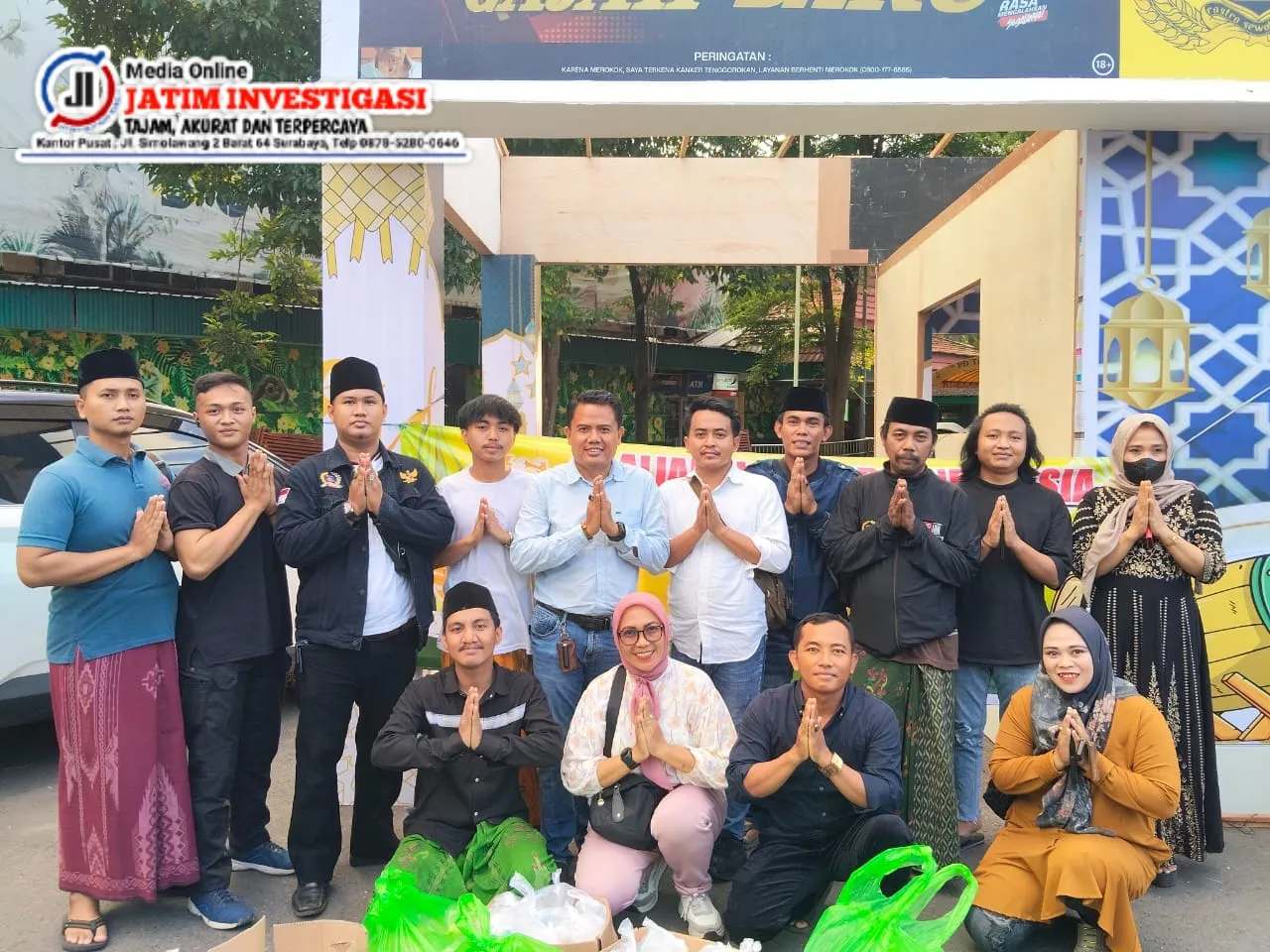 Hari ke 12 Bulan Ramadhan, AMI Kembali Berbagi Takjil di Depan KBS Surabaya