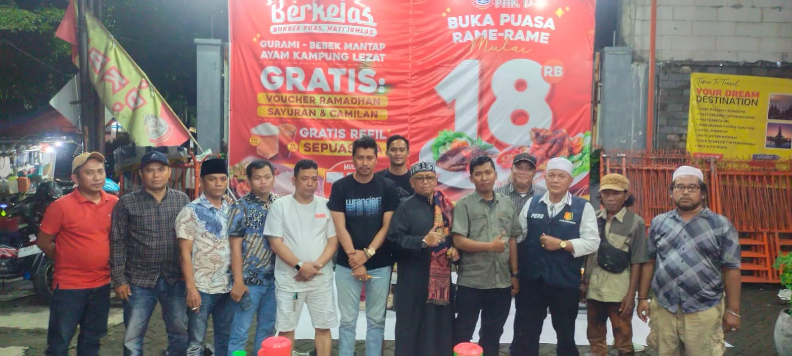 Bulan Penuh Berkah, Media Delikjatim.com Buka Bersama Jurnalis se Surabaya di Rumah Makan Ayam Bakar Pak D 