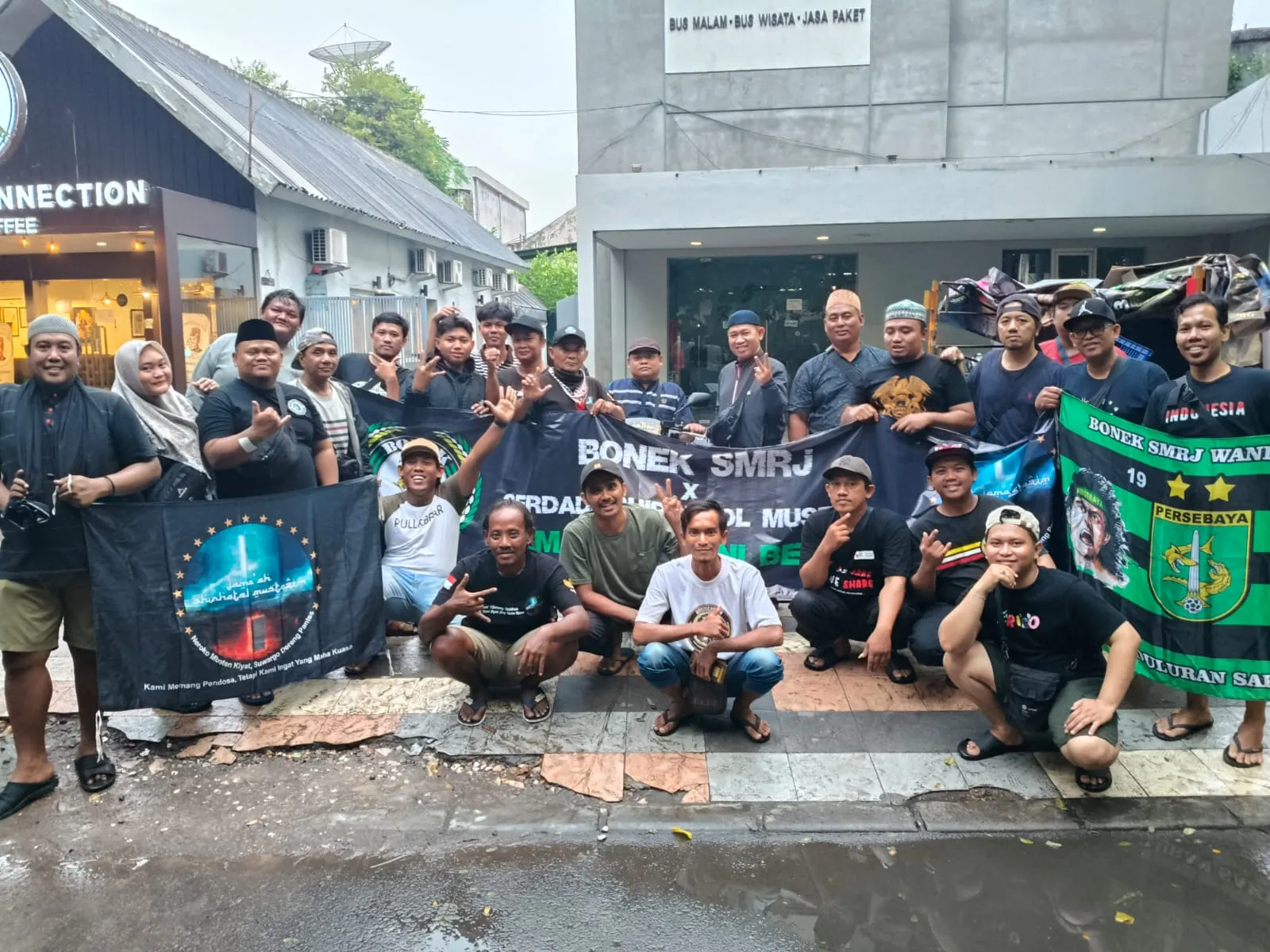 Kembali Menyemarakkan di Bulan Suci Romadhan Jamaah Shirothol Mustakim Bersama Bonek Simo Rejo