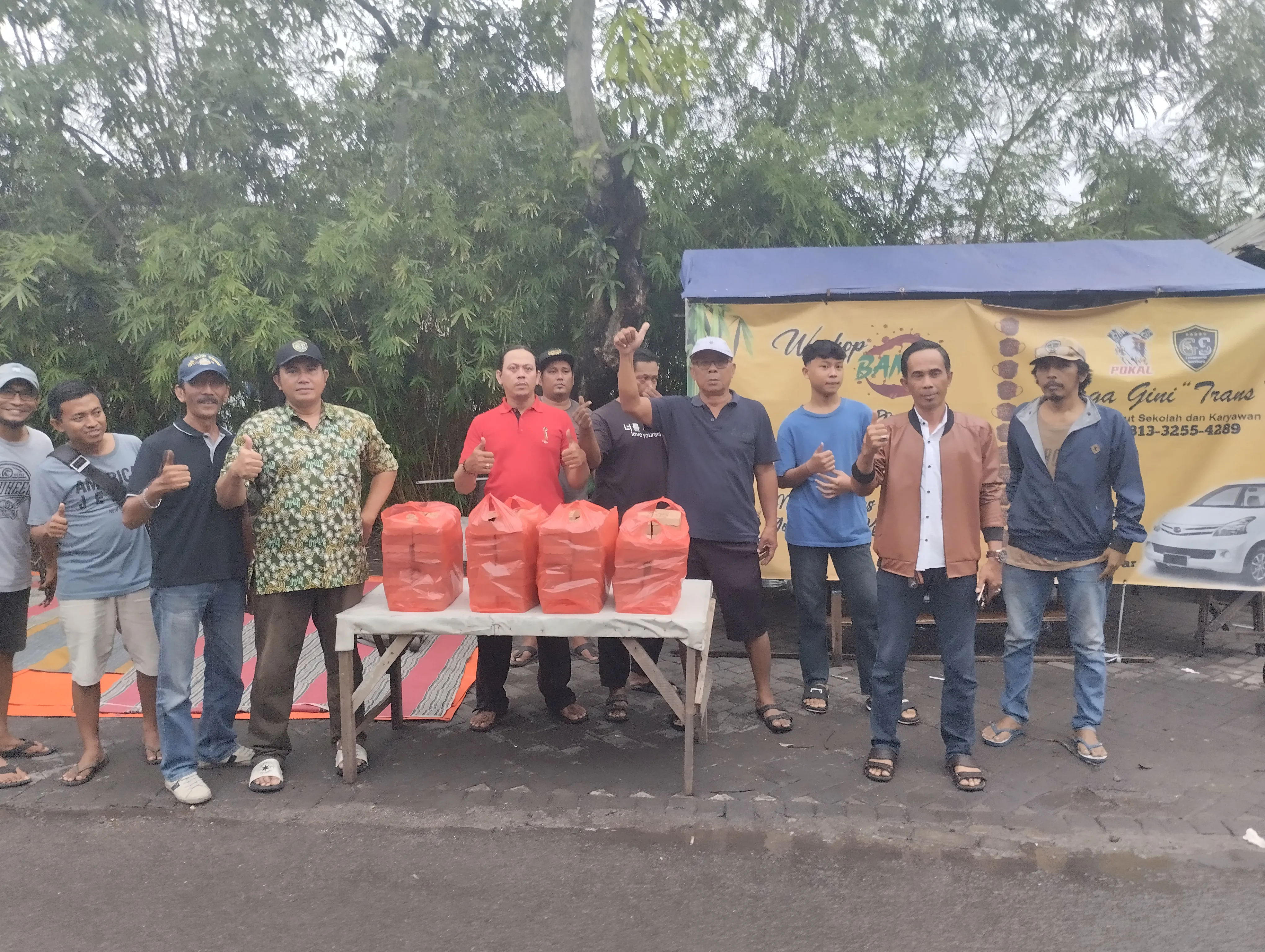 Kembali Menyemarakkan  Komunitas dan Paguyuban Piston Bagikan Takjil Ke -3 Kalinya di Bulan Suci Ramadhan.