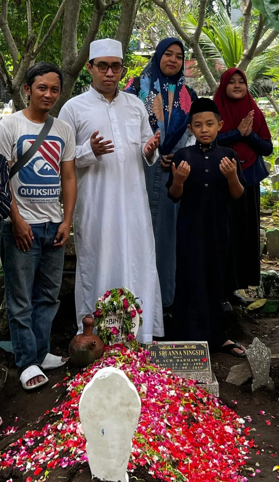 Innalillahi Wa Innalilahi Rojiun, Telah Berpulang Rahmatullah Nenek dari Direktur utama PT.Jawa Pes Indonesia Semesta.