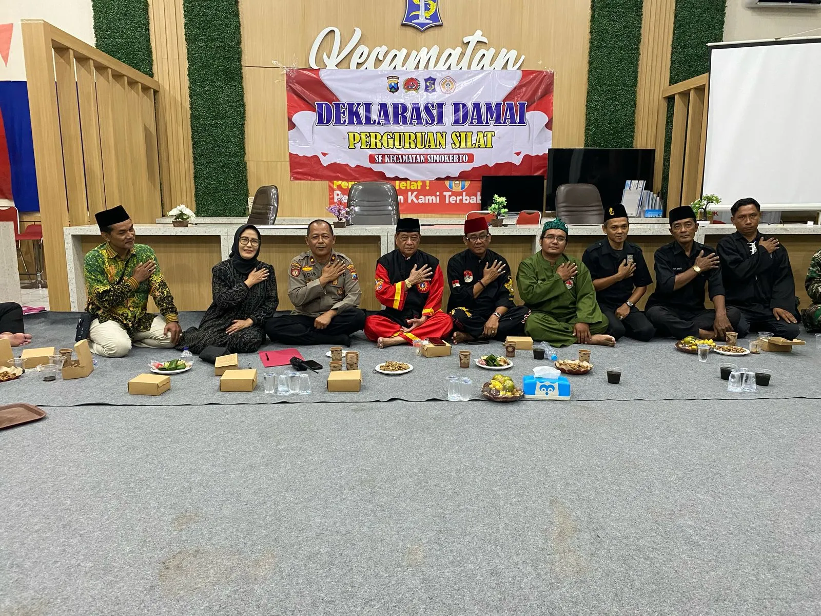 Luar Biasa Pesilat Sekecamatan Simokerto Kompak Anti Tawuran Sepakat Wani Jogo Suroboyo