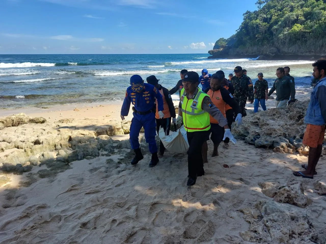 Polres Malang Tangani Insiden Laka Laut, Dua Nelayan yang Dihantam Ombak