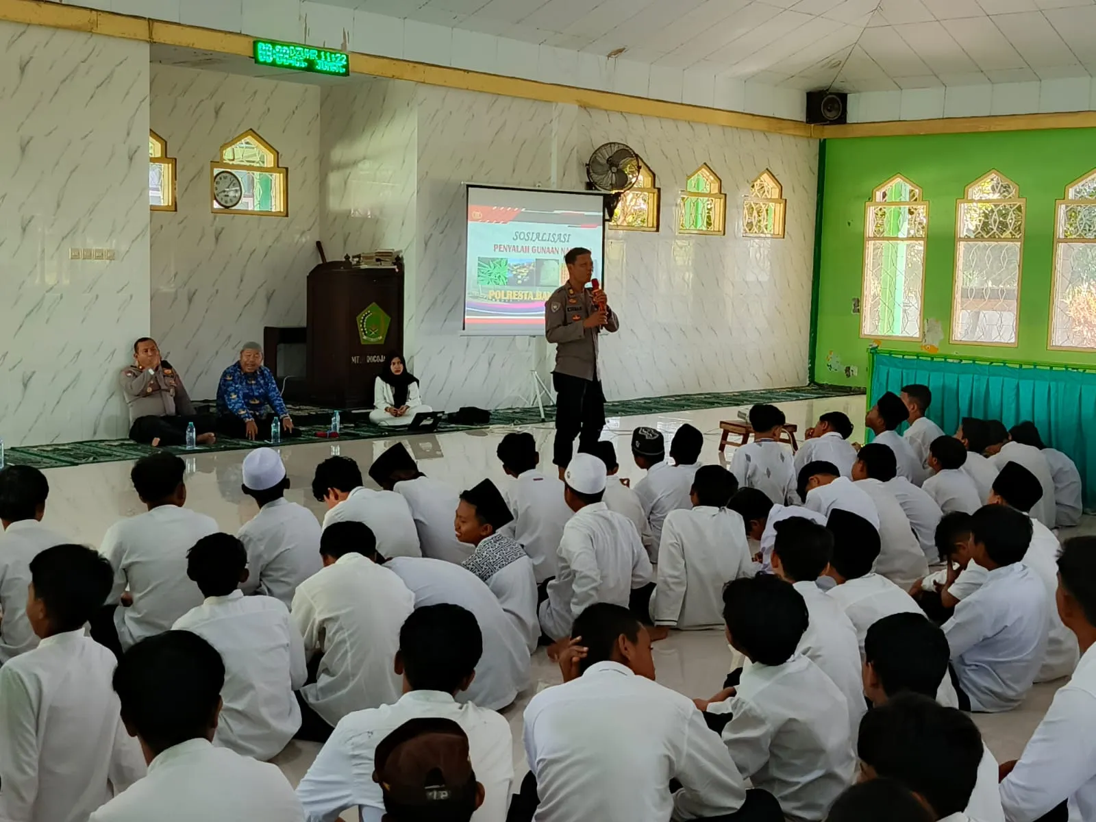 Peringati Hardiknas Polresta Banyuwangi Goes to School Gelar Binluh