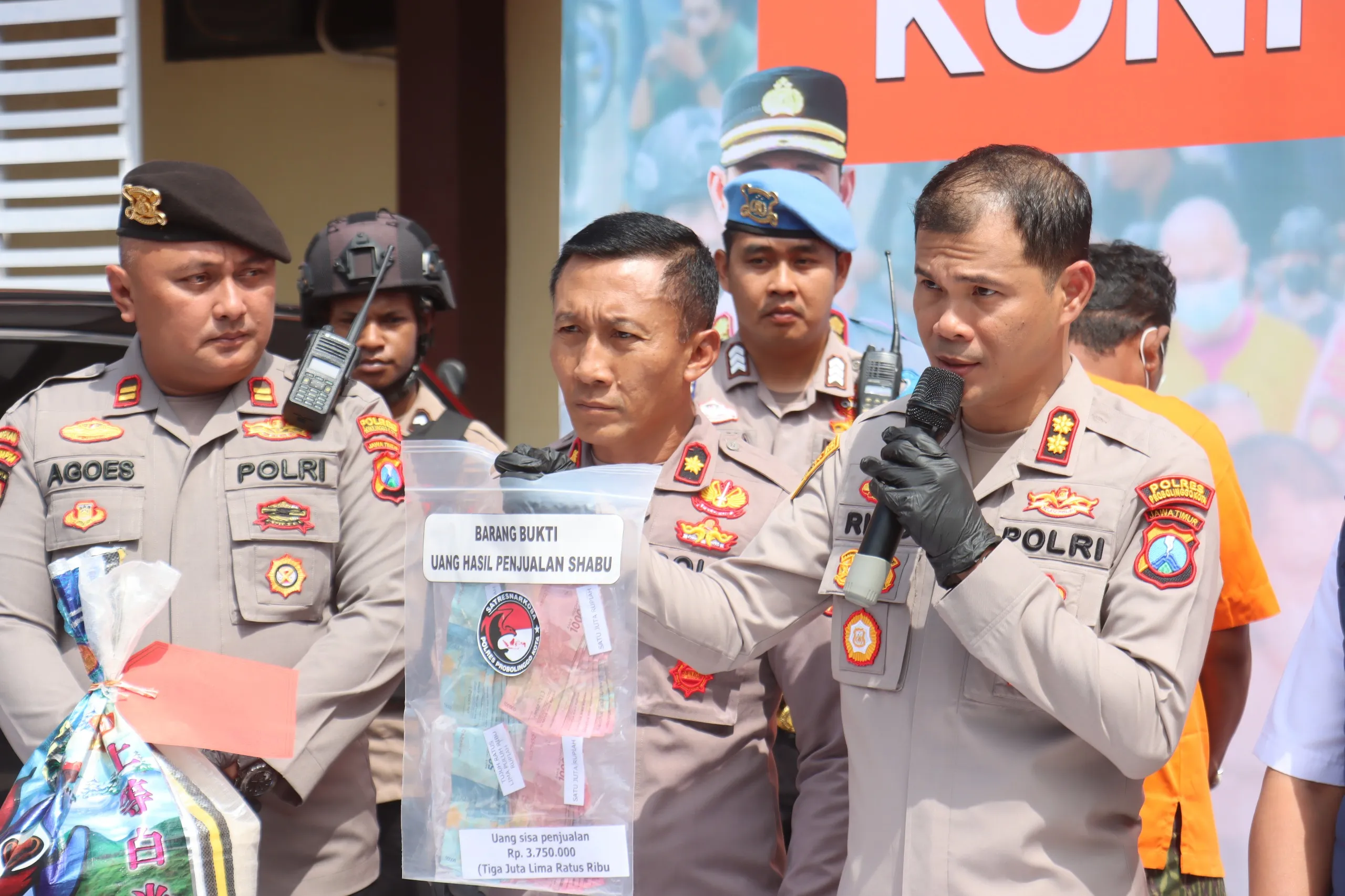 Polres Probolinggo Kota Ungkap Kasus Narkoba 3 Pria Asal Madura Bawa Sabu 1 Kg Diamankan