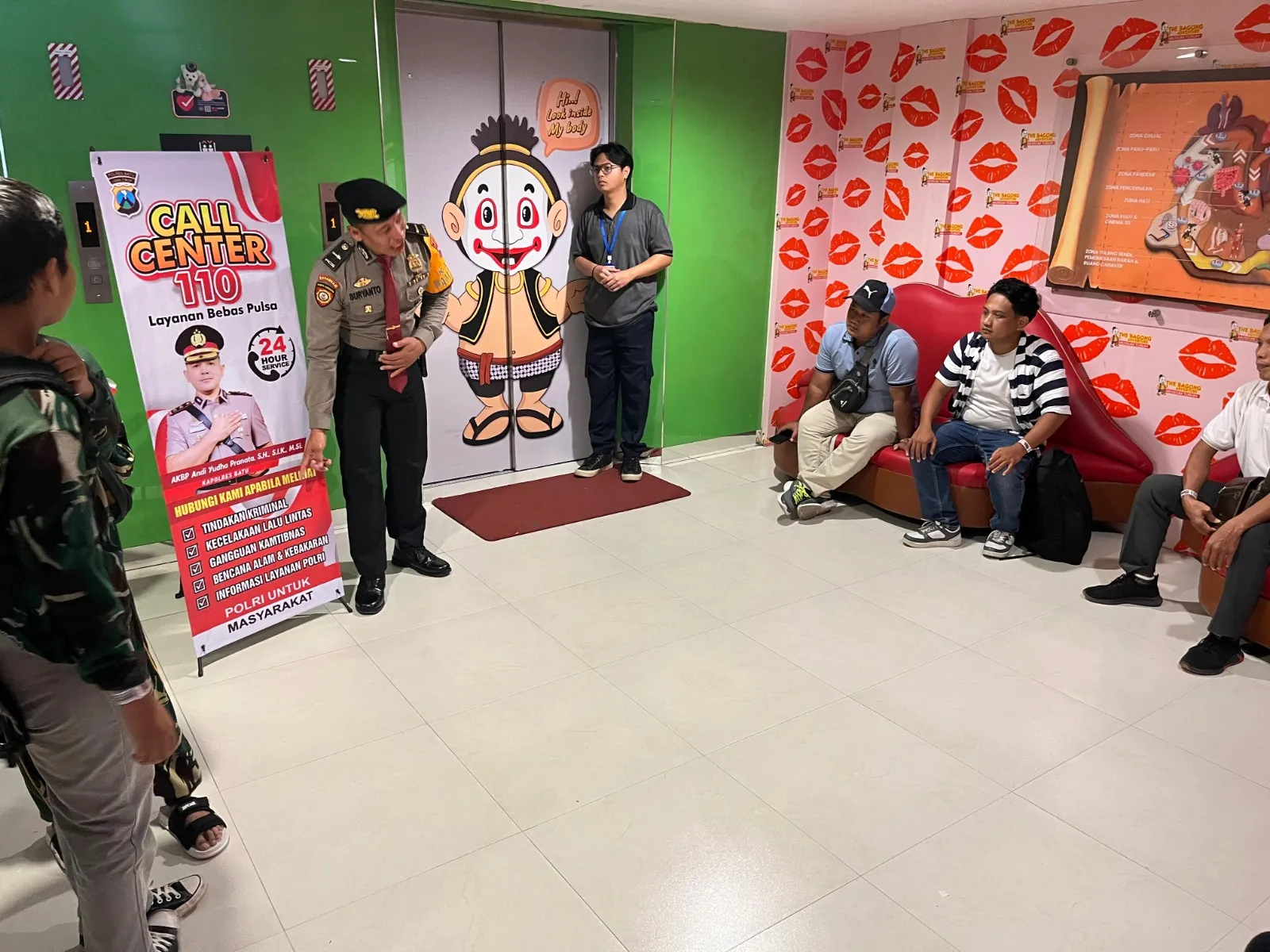 Polres Batu Gencar Sosialisasikan Layanan Call Center 110 Sasar Lokasi Wisata Hingga Perkampungan