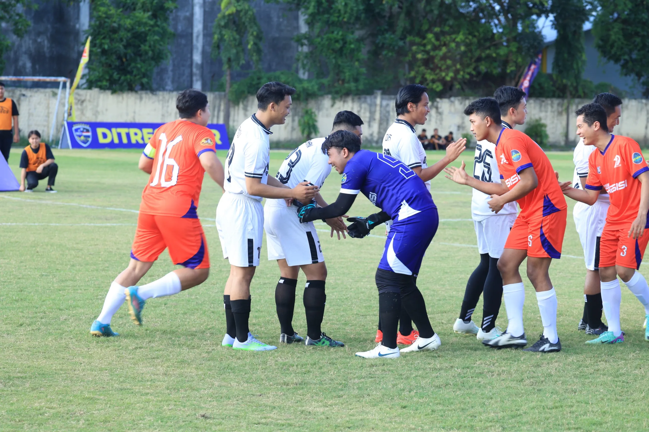 Polda Jatim Gelar Turnamen Sepak Bola Kapolda Cup 2025 di Hari Bhayangkara ke-79