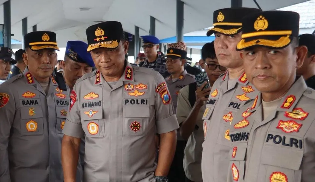 Kapolda Jatim Pantau Langsung Pencarian Korban Kapal Tenggelam di Selat Bali