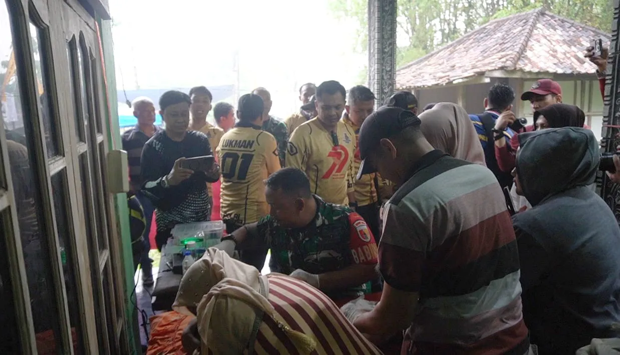 Kapolres Bangkalan Maknai Hut Bhayangkara ke-79 Dengan Baksos Touring Trail Adventure
