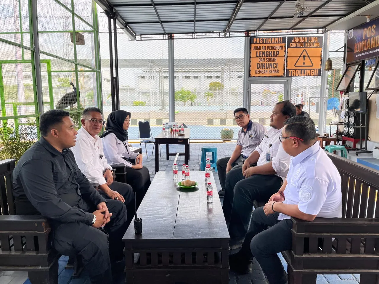 Tinjau Pengamanan &amp; Layanan, Kabid Perawatan, Pengamanan, dan Kepatuhan Internal Kanwil Ditjen Pemasyarakatan Jatim Puji Kinerja Lapas Narkotika Pamekasan