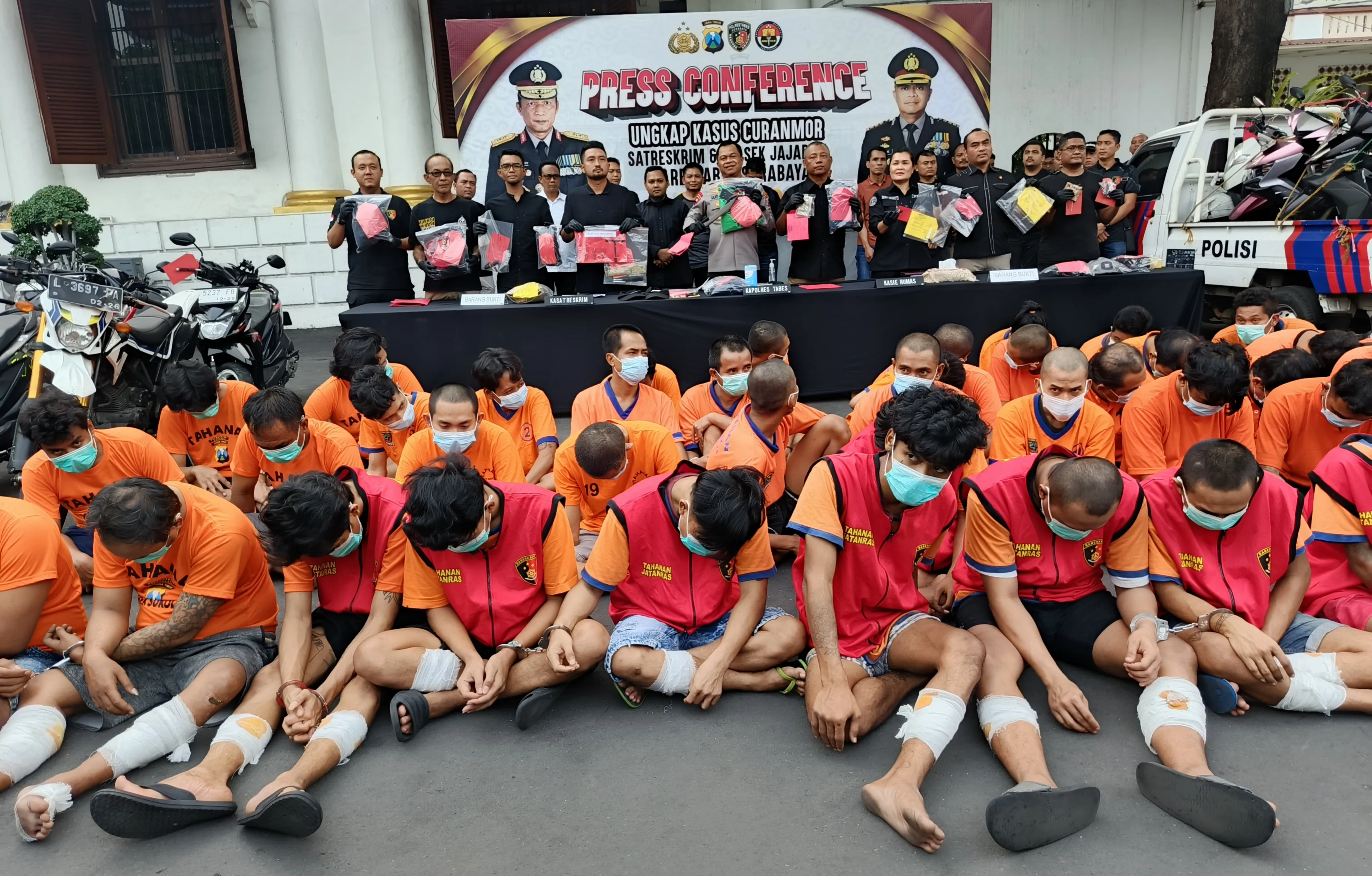Polrestabes Surabaya Beserta Polsek Jajaran Berhasil Ungkap Kasus Curanmor 49 Tersangka Diamankan