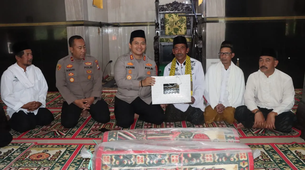 Safari Jumat, Kapolres Nganjuk Ajak Warga Ngliman Perkuat Keamanan Lewat Silaturahmi