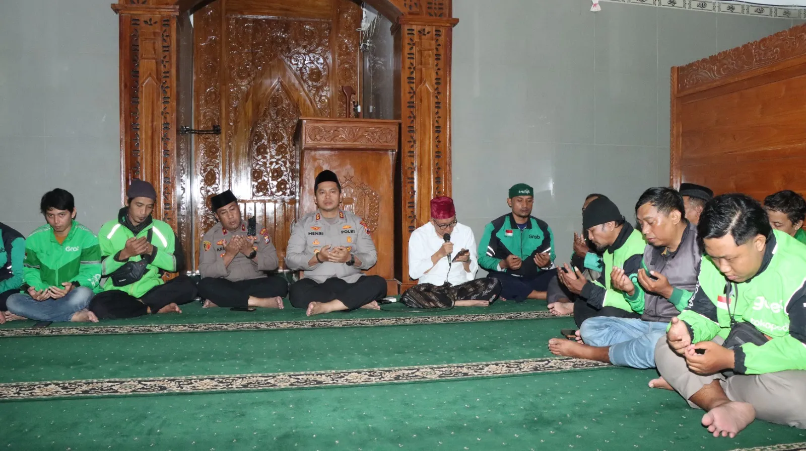 Doa Bersama Polres Nganjuk dan Komunitas Ojol untuk Alm. Affan Kurniawan