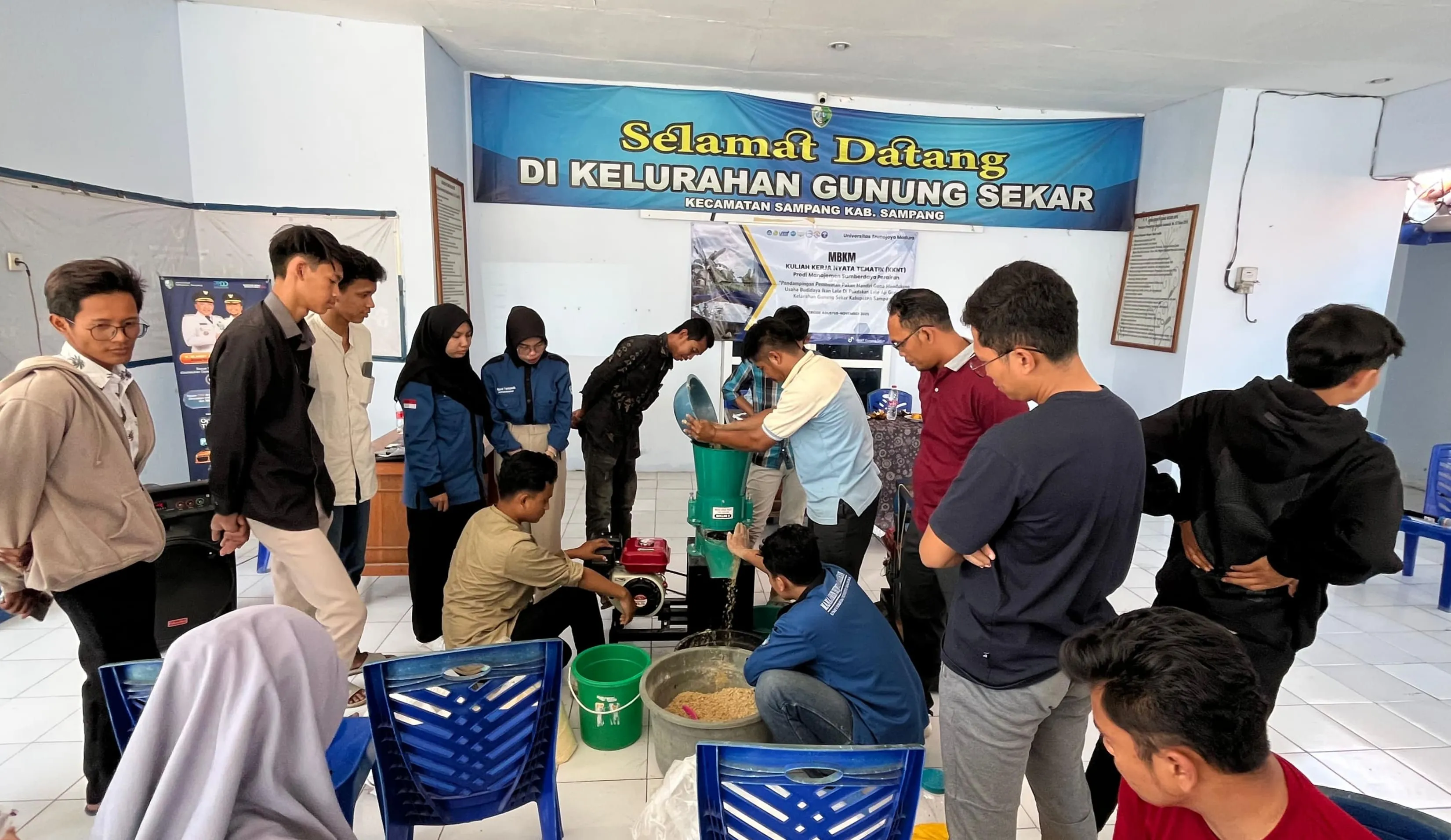 UTM Dorong Kemandirian Budidaya Lele Lewat KKNT di Sampang