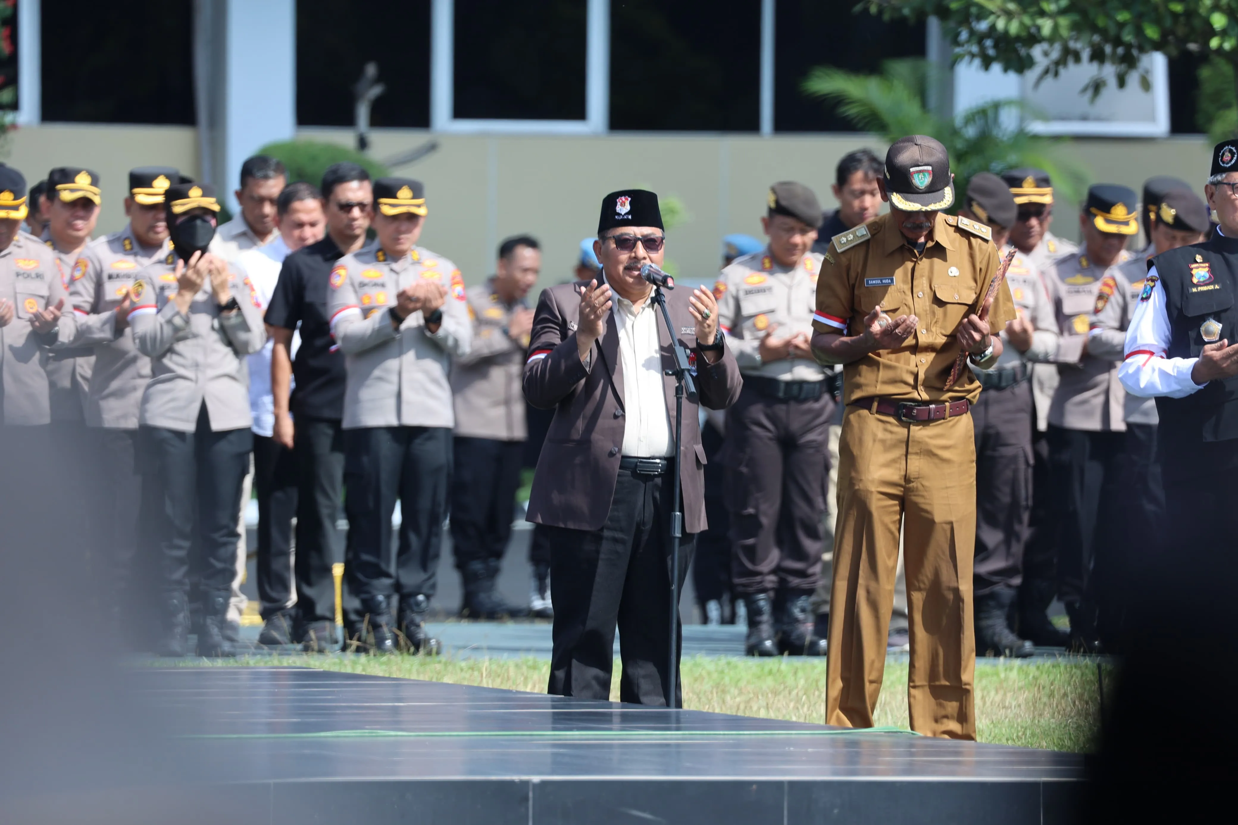 Polda Jawa Timur Gelar Apel dan Doa Bersama Forkopimda dan Puluhan Ormas Untuk Jogo Jatim