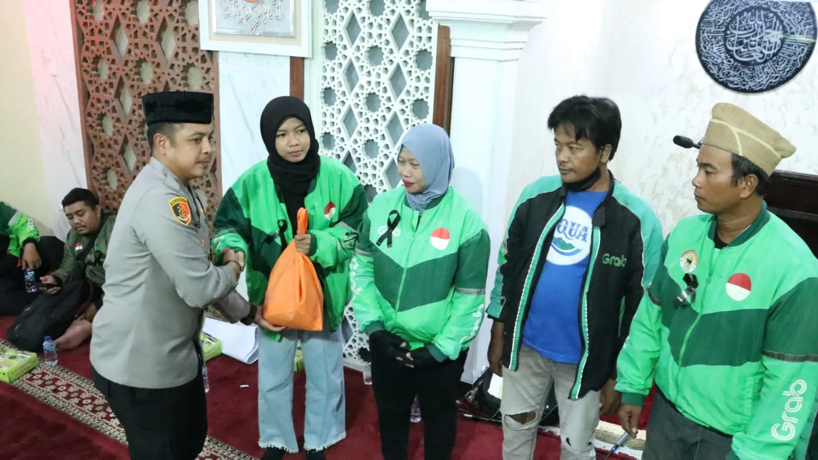 Bersama Ratusan Driver Ojol, Polres Bangkalan Gelar Doa Bersama untuk Affan Kurniawan
