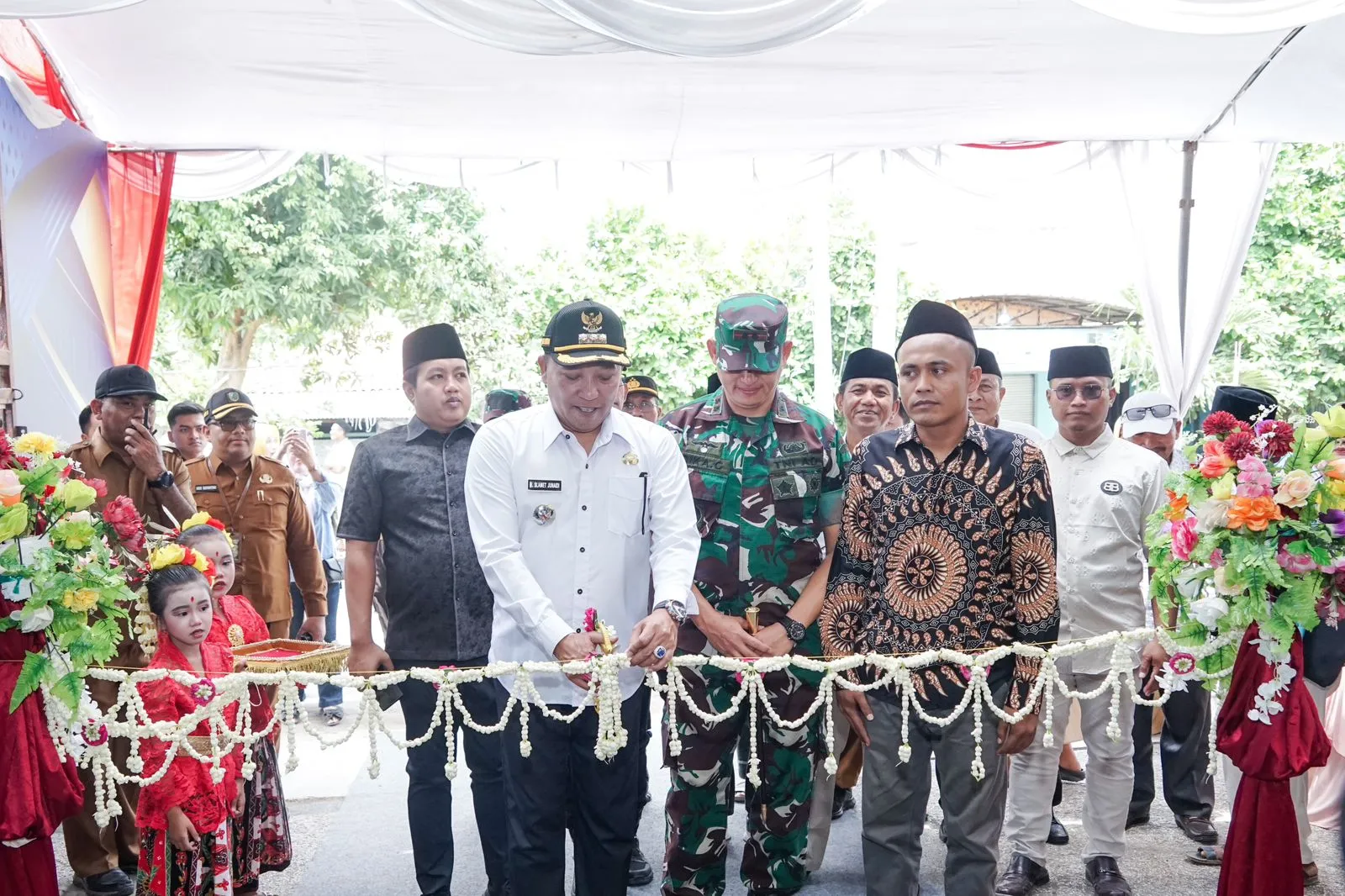 Bupati Sampang Resmikan Program Makan Bergizi Gratis di Kecamatan Jrengik