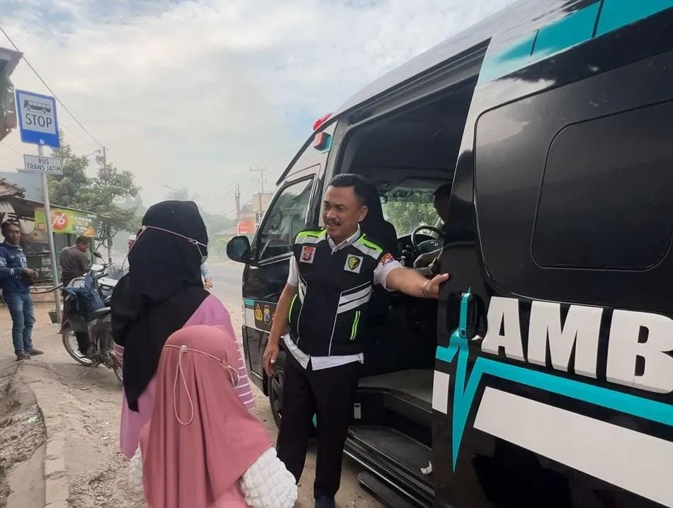 Loyalitas Tanpa Batas Ambulans Gratis Polres Gresik Bantu Warga