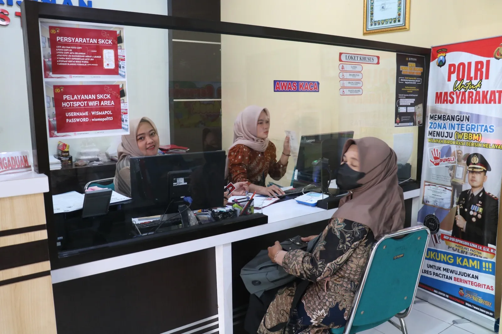 Polres Pacitan Perpanjang Jam Pelayanan SKCK Petugas Lembur Hingga Pukul 01.00 Dini Hari