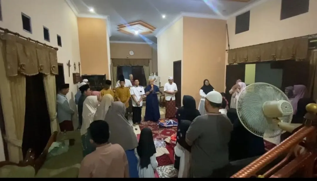 Gelar Arisan Keluarga Bani Haji Musaffak, Sekaligus Memperingati Maulid Nabi di Kediaman Surya Farida
