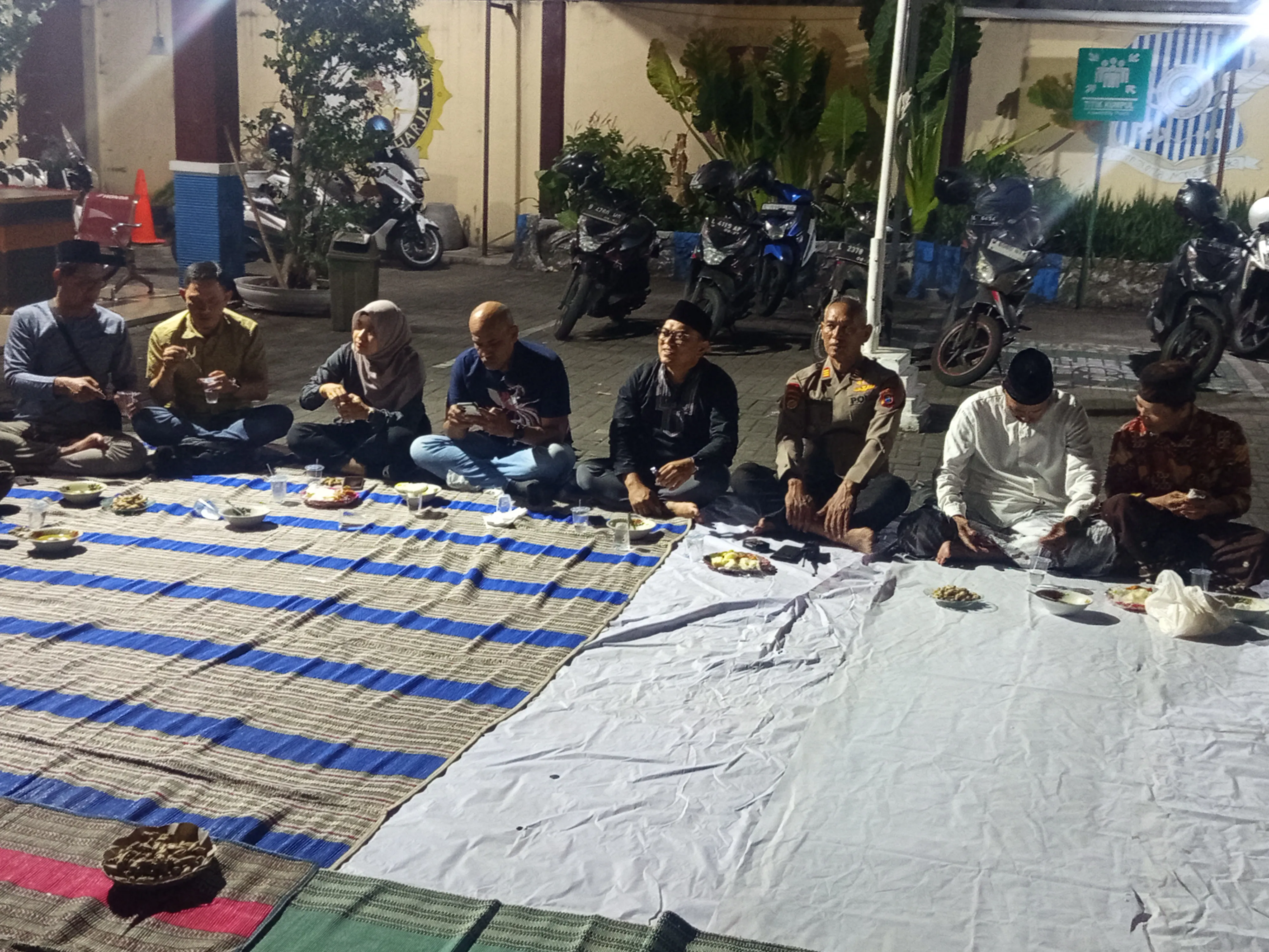 Polsek Jambangan Gelar Doa Bersama Warga untuk Keselamatan dan Kebaikan Negeri