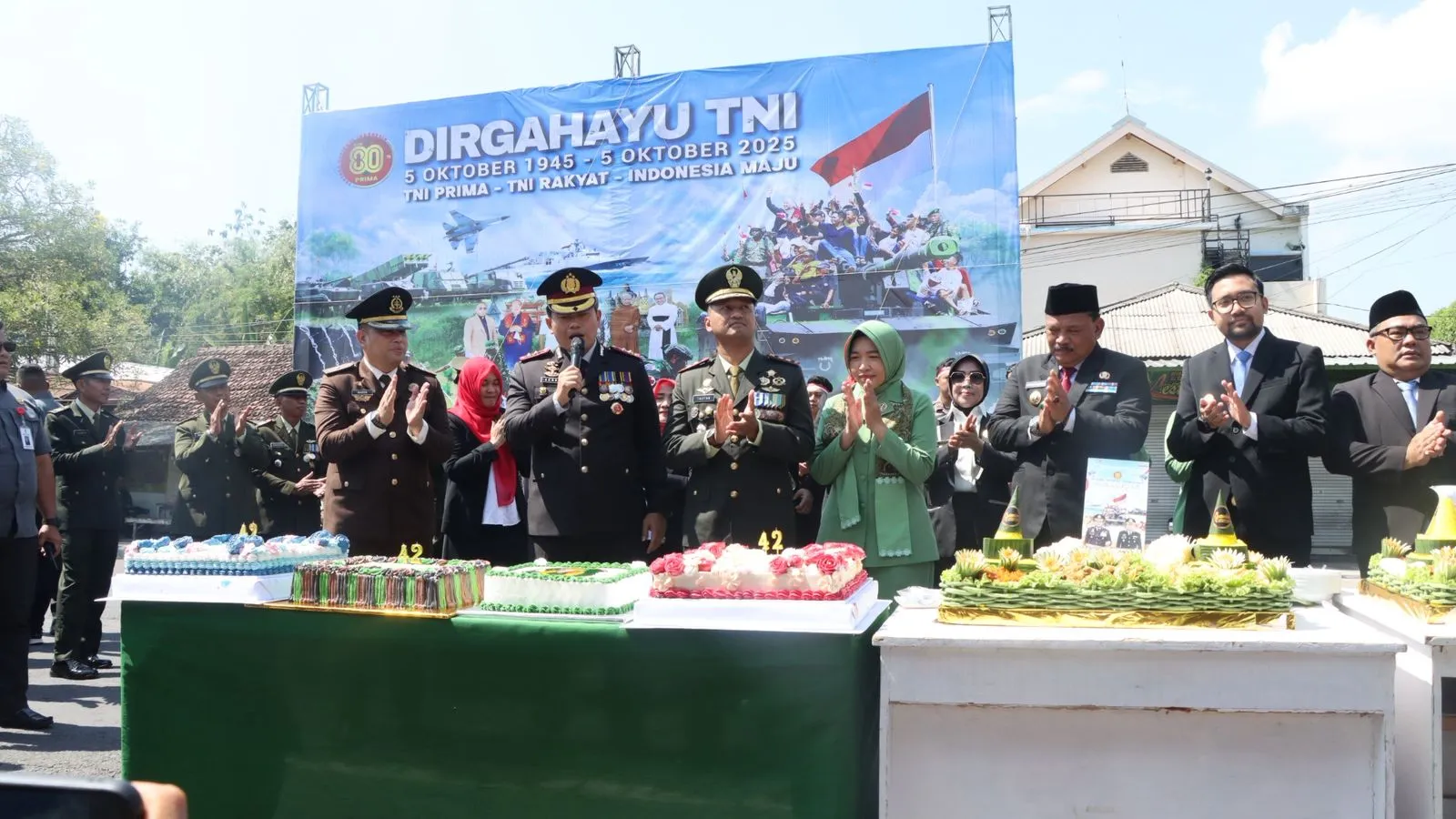 Kapolres Nganjuk Hadiri Upacara HUT TNI ke-80, Wujudkan Sinergi Forkopimda Lewat Kejutan Spesial