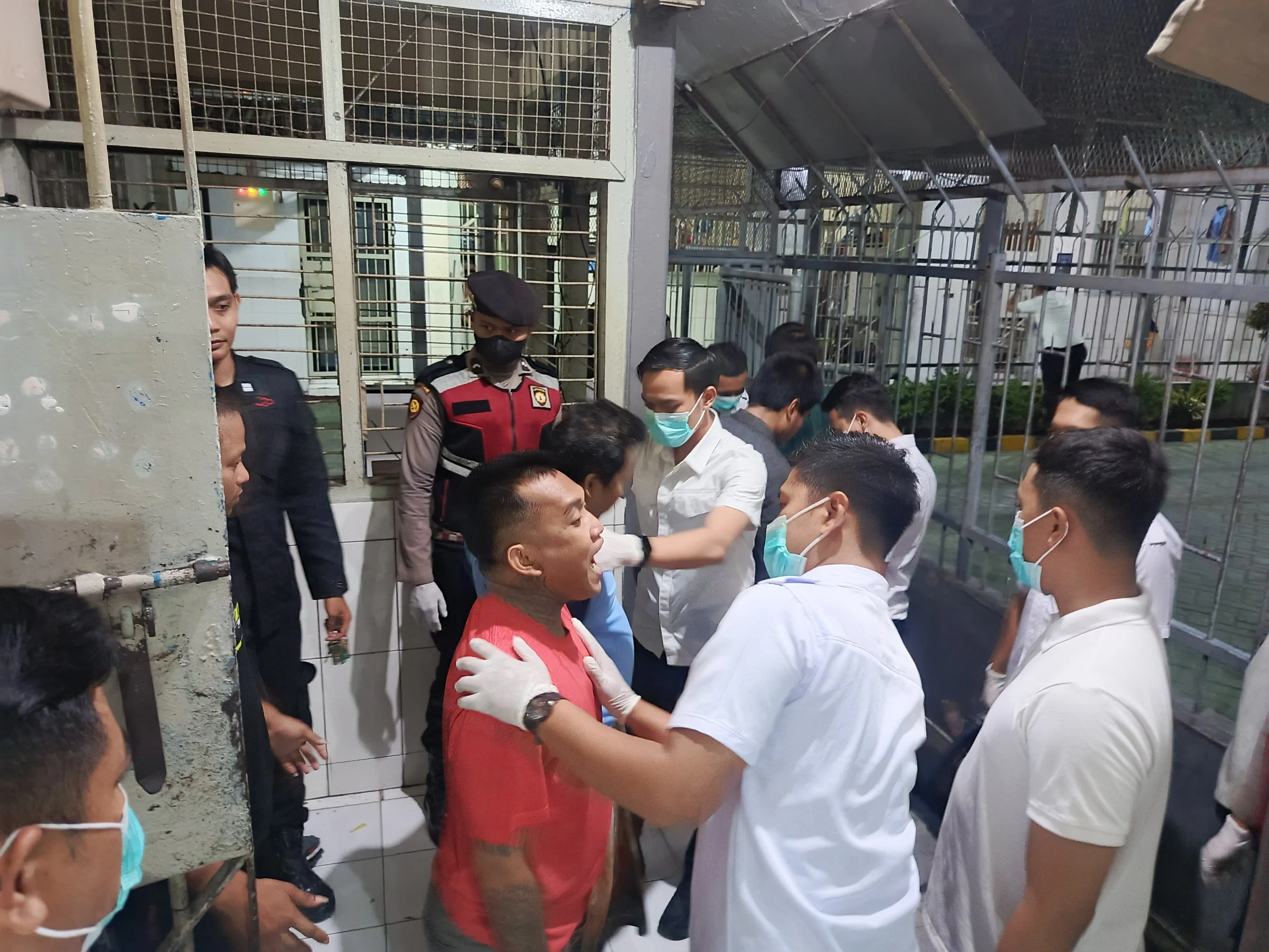 Lapas Kelas IIA Sidoarjo Gelar Razia Gabungan Bersama Aparat Penegak Hukum