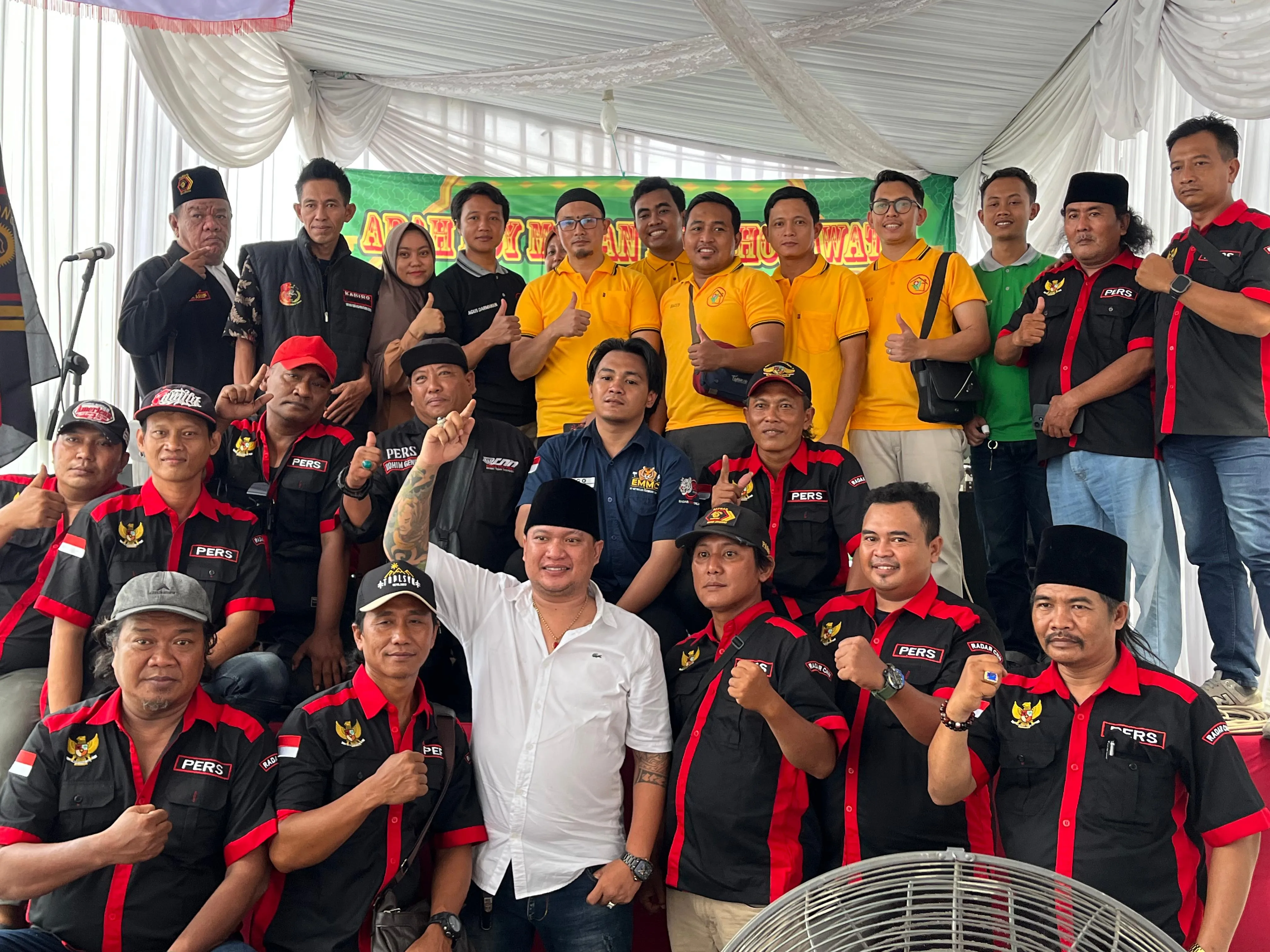 Kepedulian Dirut PT. EMMC dan Radar CNN Grup: Gelar 1000 Kuota Khitan Masal Gratis Klaborasi Team Medis (RST)Rumah Sehat Tenaru