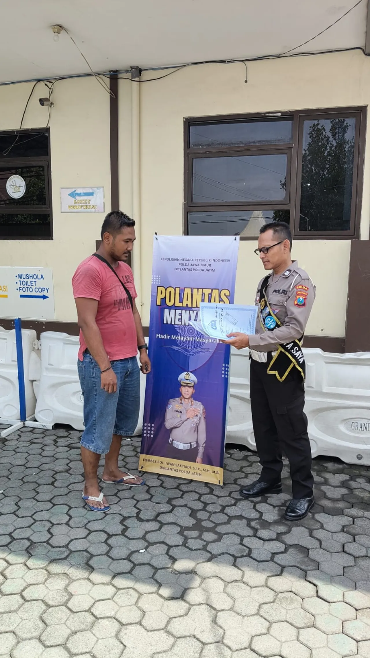 Tetap Semangat Anggota Petugas Samsat Utara, Gelorakan Polantas Menyapa, dengan 3S Kepada Wajib Pajak