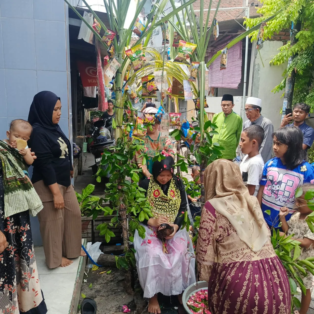 Tradisi Orang Madura: Keluarga Besar Sullam Gelar Pelet Betteng di Putat Jaya Surabaya