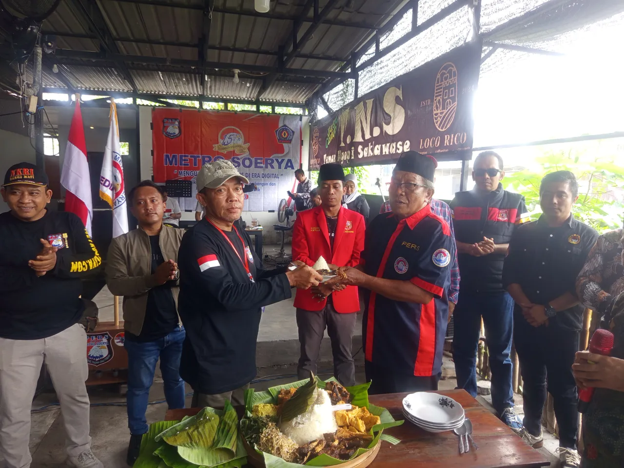 Media Metro Soerya Rayakan  HUT 15 TH di Raya Karang Asem Surabaya